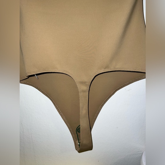 Good American Scuba Funnel Tank bodysuit - Picture 9 of 11